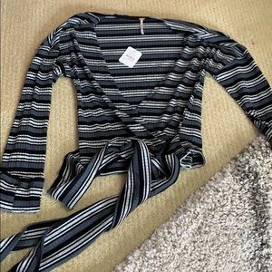 SUPER CUTE FREE PEOPLE TOP